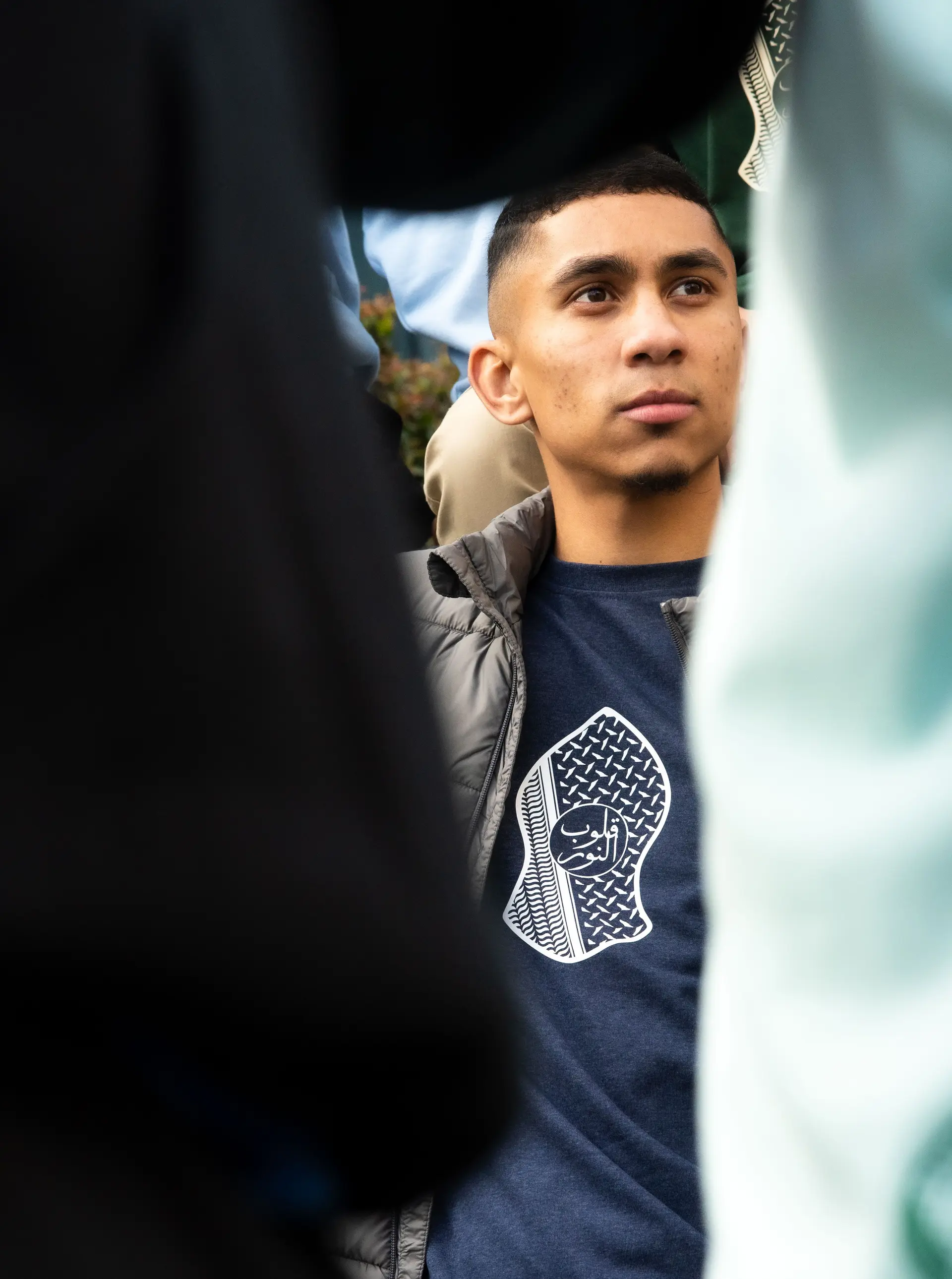 Navy t-shirt with the logo on the chest